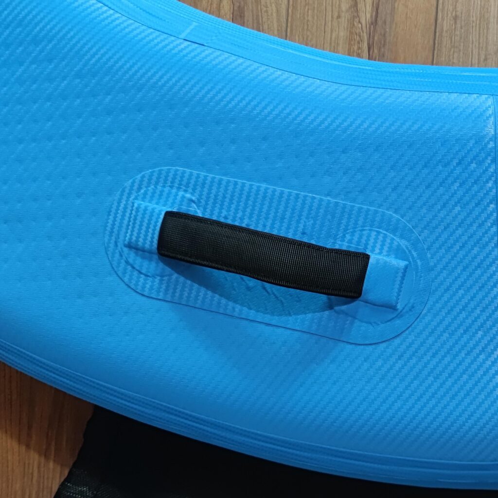 Source Factory OEM ODM Wholesale Qingdao Lucieneo Inflatable Floating Water Hammock Lake Snake with Mesh